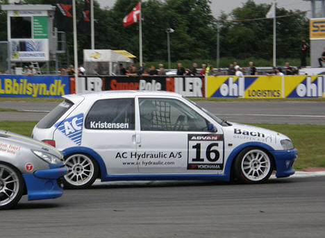 Thue Kristensen har tidligere kunne give de store 2000 cc. biler baghjul på Padborg Park - kan han gøre det igen denne weekend?